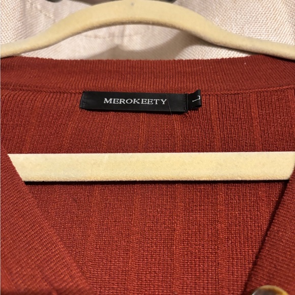 Women's V-Neck Sweater in Rust by New York & Company - Picture 2 of 3